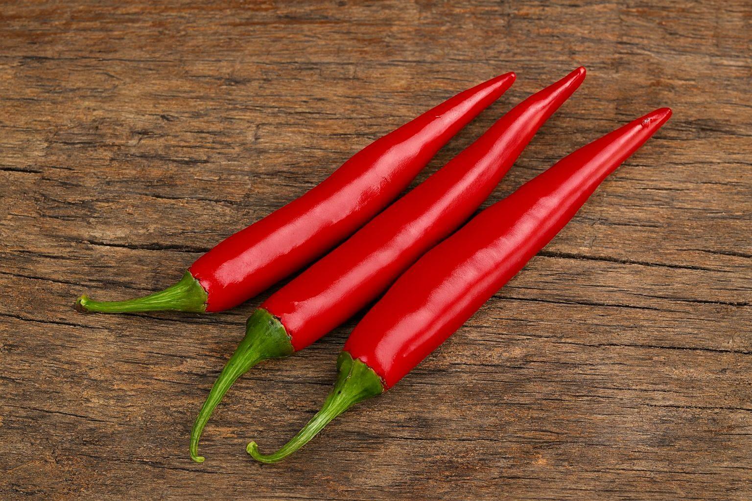 Red Hot Thai Chilli Seeds Authentic - From Seed to Sensation: Spring into action with 10 Premium Heirloom Variety seeds 1 Red Hot Thai Chilli Seeds